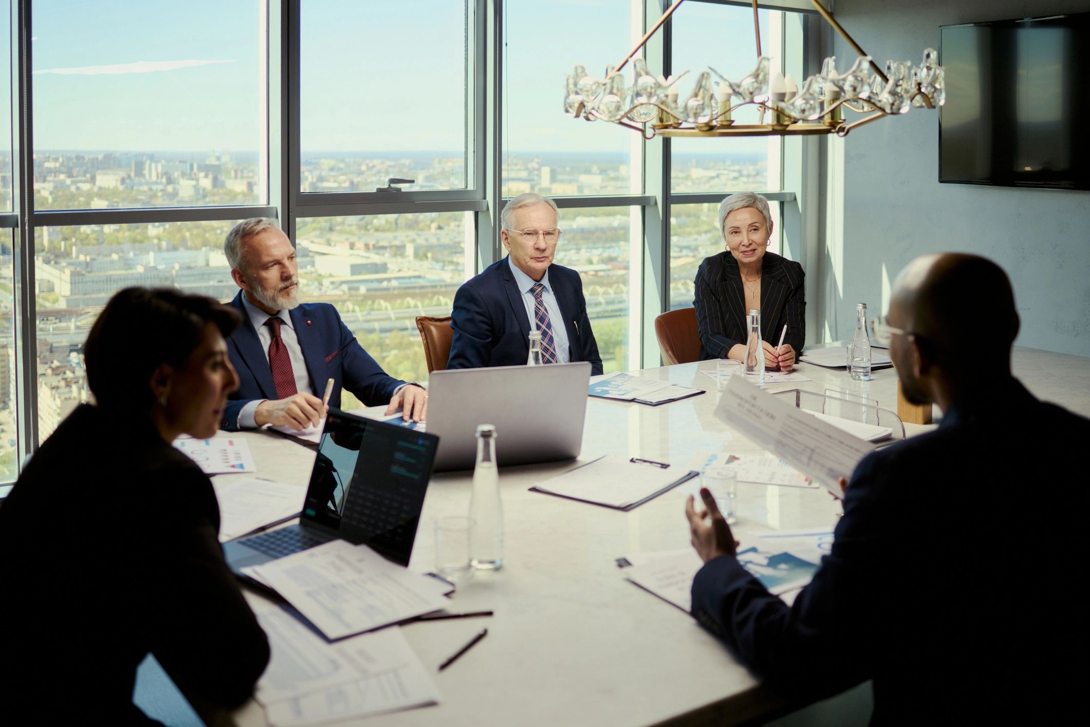Reunión corporativa para estrategia y coordinación